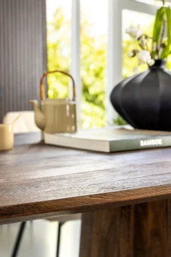 Aron Bruin Eettafel