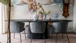 Aron Zwart Eettafel