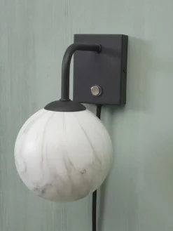 Carrara Wandlamp