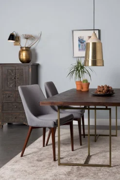Class Brown Eettafel