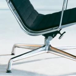 Eames EA 124 Fauteuil
