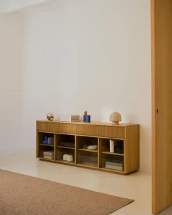 Helvine Dressoir