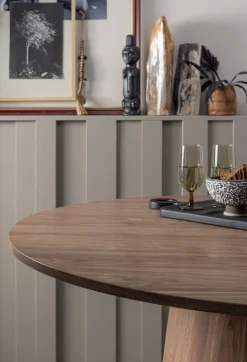 Maan Eettafel