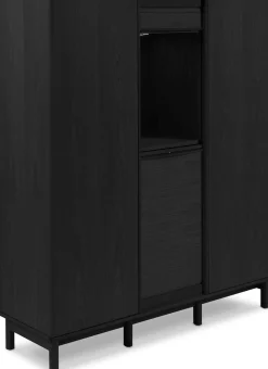 SM546 Highboard