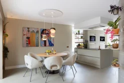 Steely Eettafel