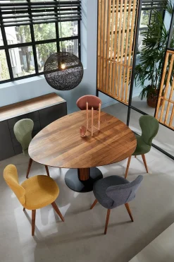 Steely Eettafel