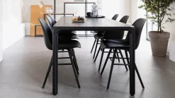 Storm Black Eettafel